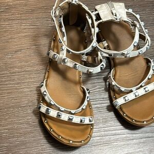 Tahari White Sandals Size 2